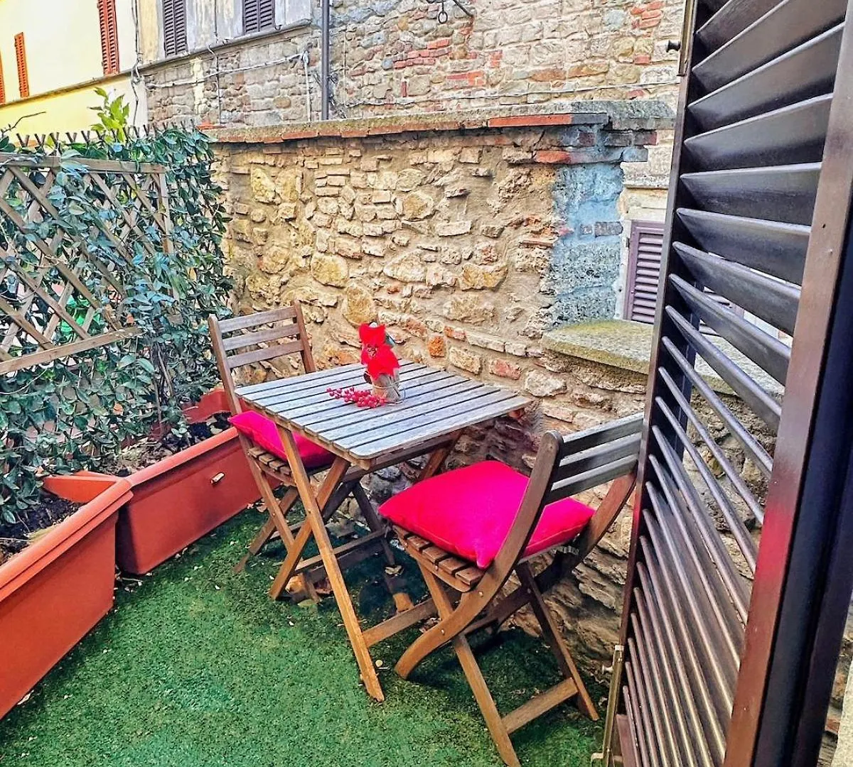 The Red Lodge Nievole Italien